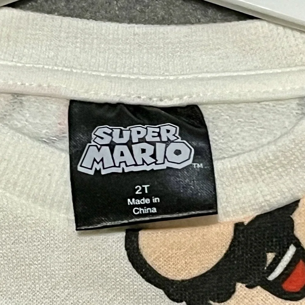 Super Mario‎ Brothers White Sweatshirt  Sz 2T NWT